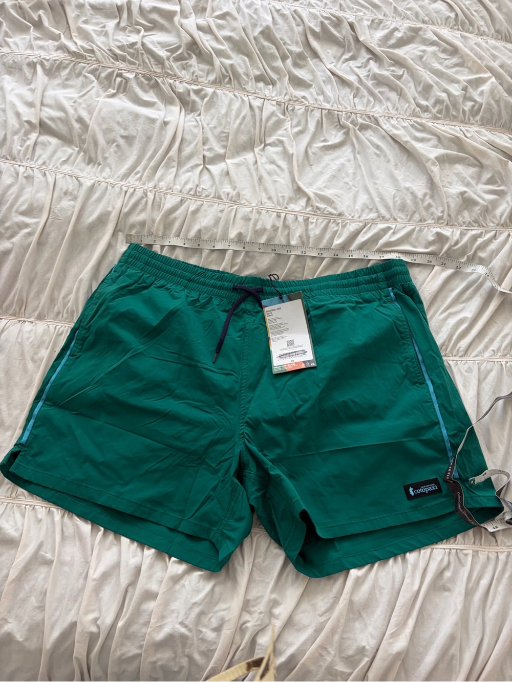 Cotopaxi Men's Green Athletic Shorts